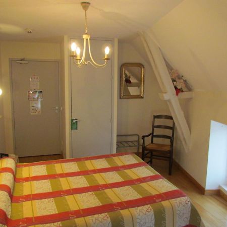 Le Relais De La Tour Hotell Capdenac-Gare Exteriör bild