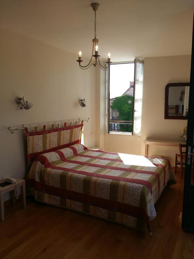 Le Relais De La Tour Hotell Capdenac-Gare Exteriör bild